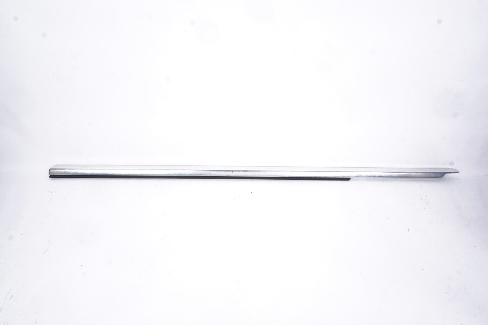 10-17 Mercedes Benz E350 E400 Coupe Right Passenger Rear Quarter  Window Molding