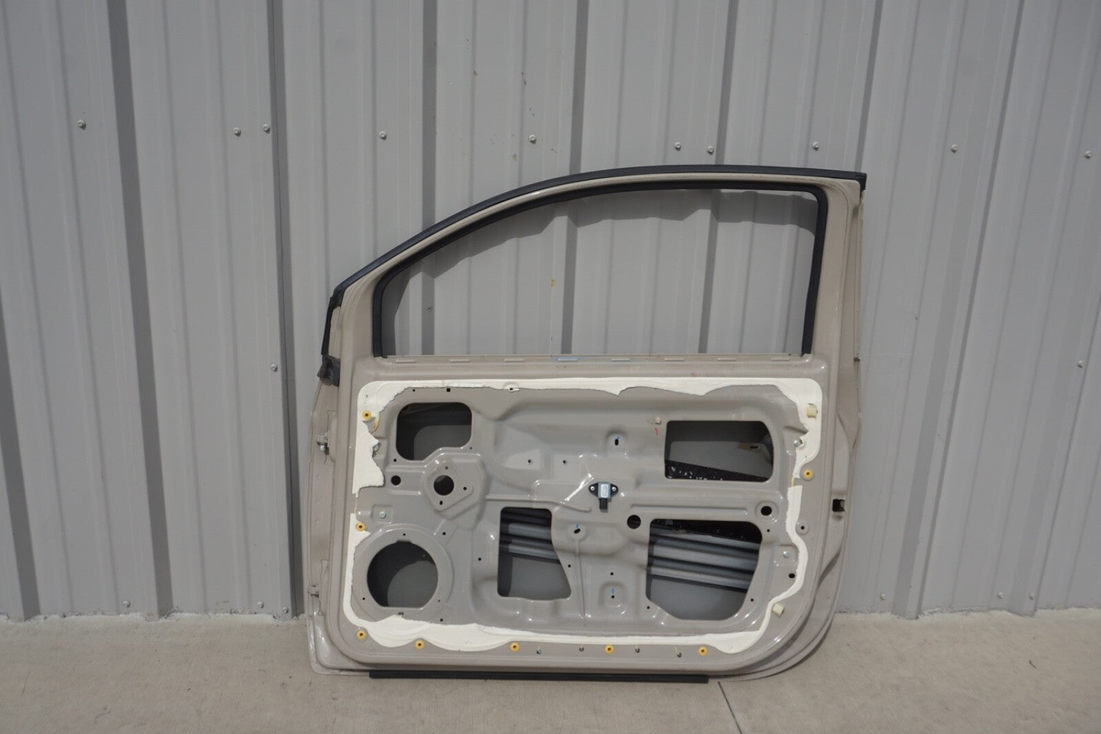 2012 - 2017 FIAT 500 FRONT RIGHT PASSENGER SIDE DOOR SHELL OEM