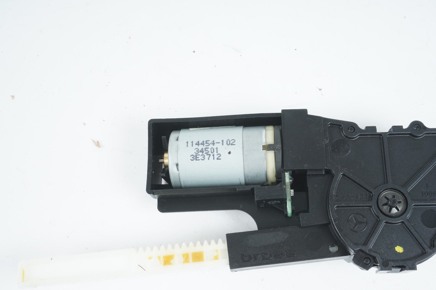 03 - 12 Mercedes R230 SL500 SL63 Front Seat Headrest Motor Diver Left OEM