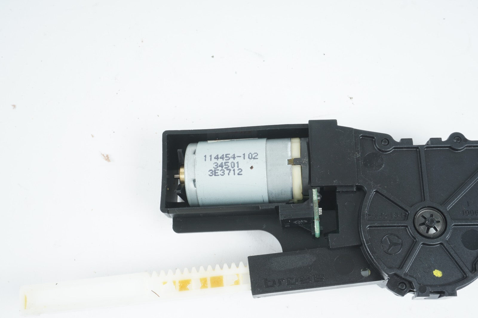 03 - 12 Mercedes R230 SL500 SL63 Front Seat Headrest Motor Diver Left OEM
