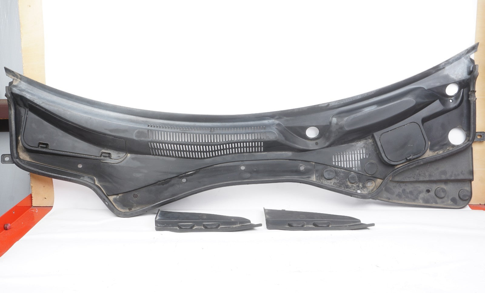 2014-2020 Maserati Ghibli Windshield Wiper Cowl Vent Grille Panel OEM