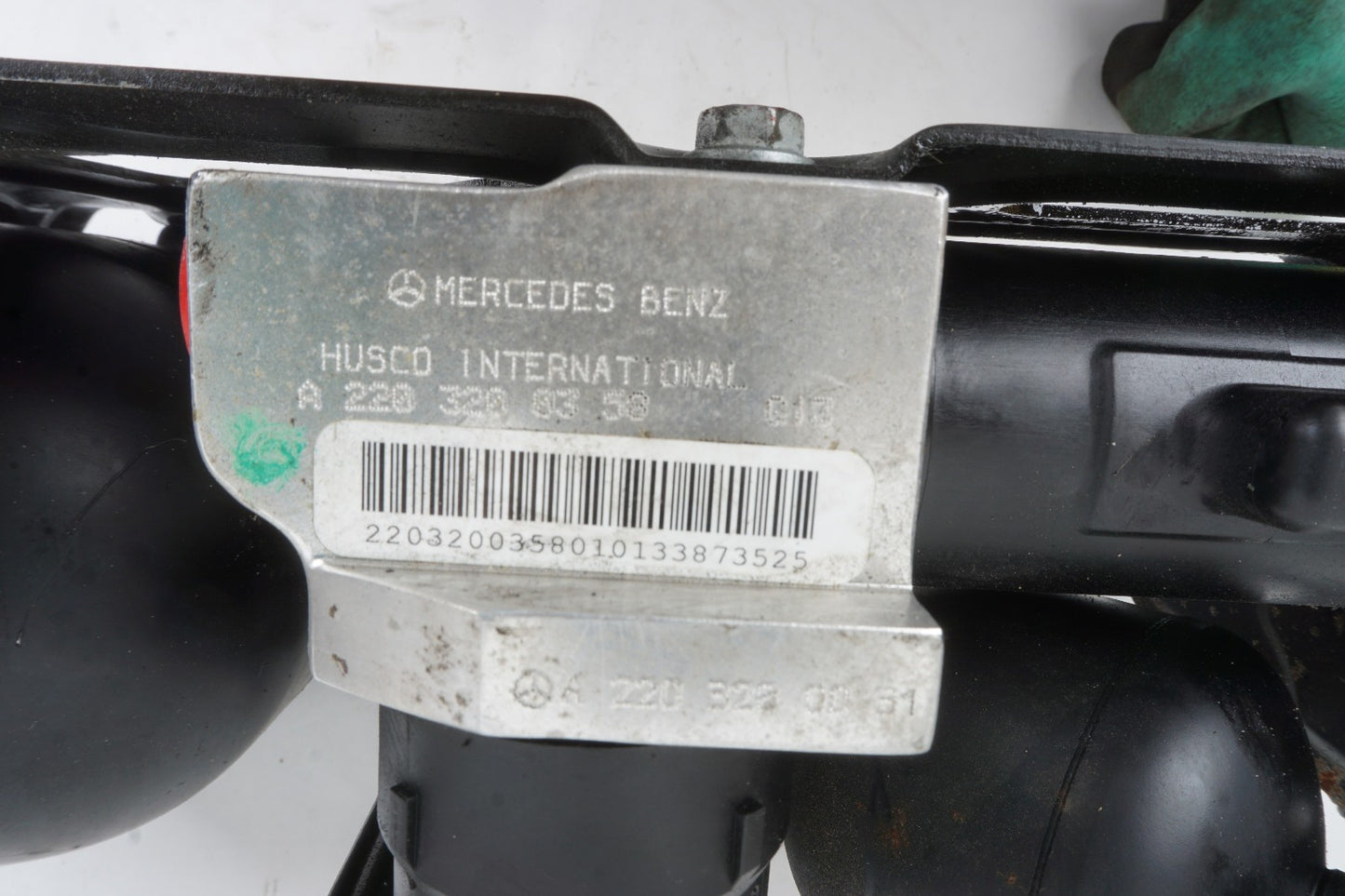 2003 - 2006 Mercedes R230 Sl500 Rear ABC Hydraulic Suspension Valve Block OEM