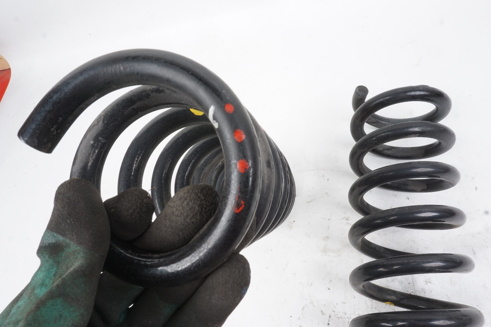 07-17 MERCEDES-BENZ W204 C250 E400 REAR LEFT AND RIGHT COIL SPRING SET OEM