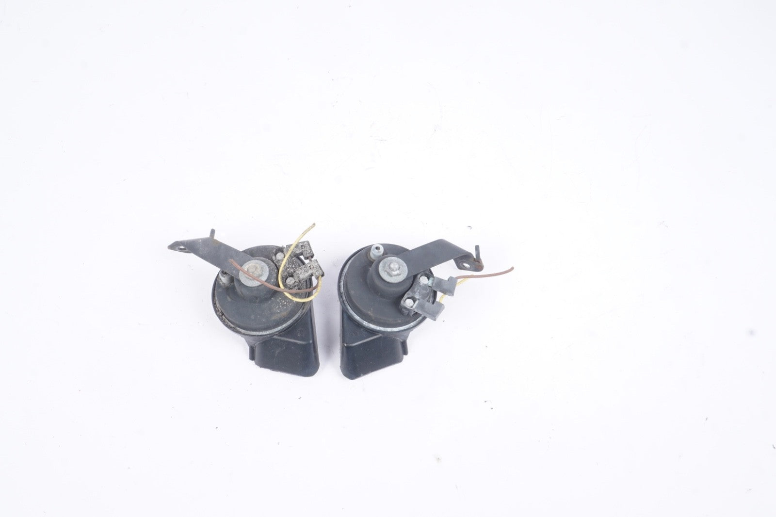 2011 - 2013 Mercedes W221 S550 S63 AMG Horn Set Pair OEM