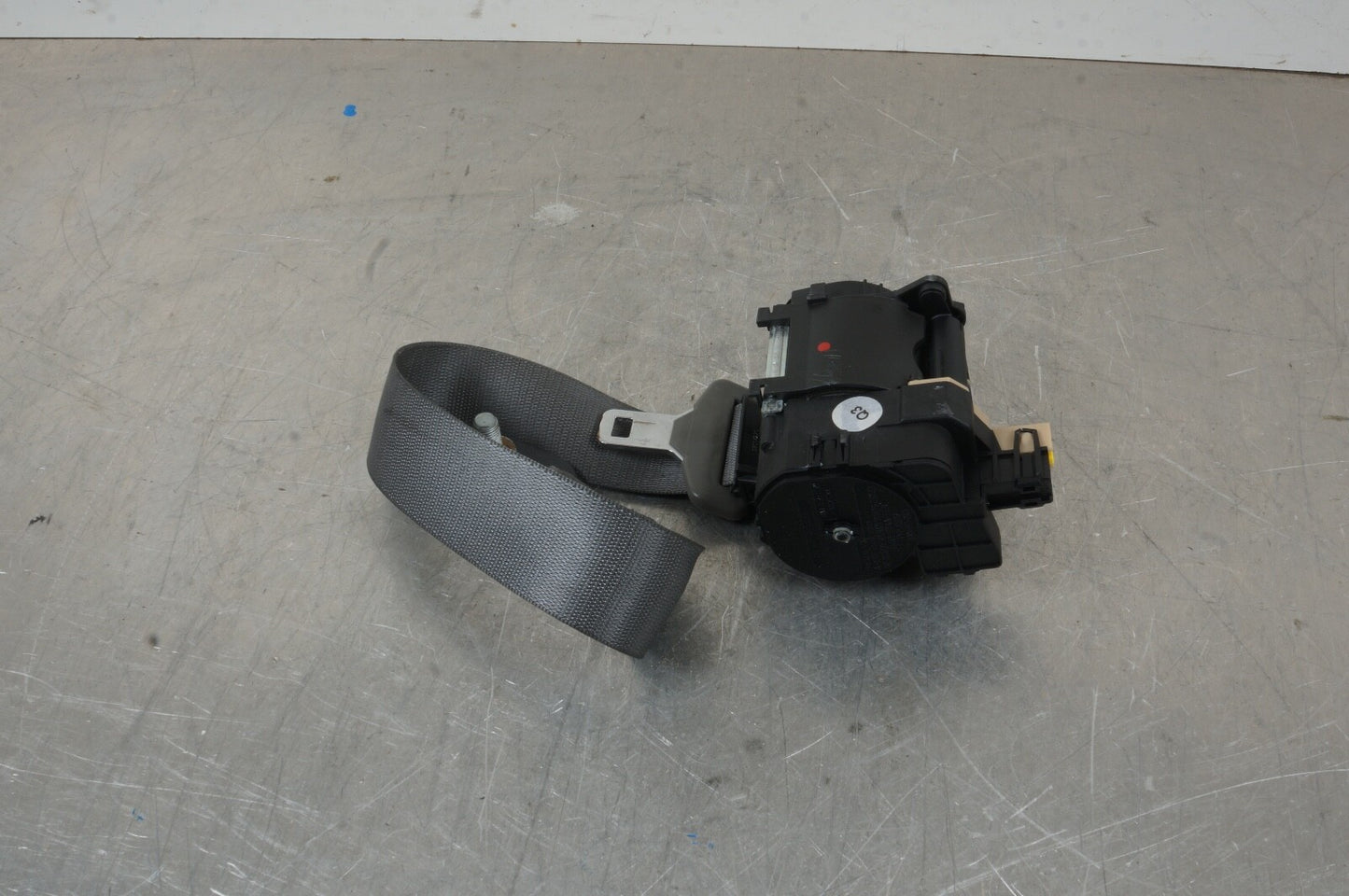 07-10 Mercedes W216 CL550 Front Left Driver Side Seat Belt Gray  2168600585 OEM