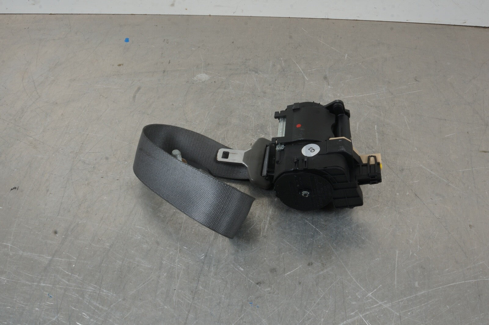 07-10 Mercedes W216 CL550 Front Left Driver Side Seat Belt Gray  2168600585 OEM