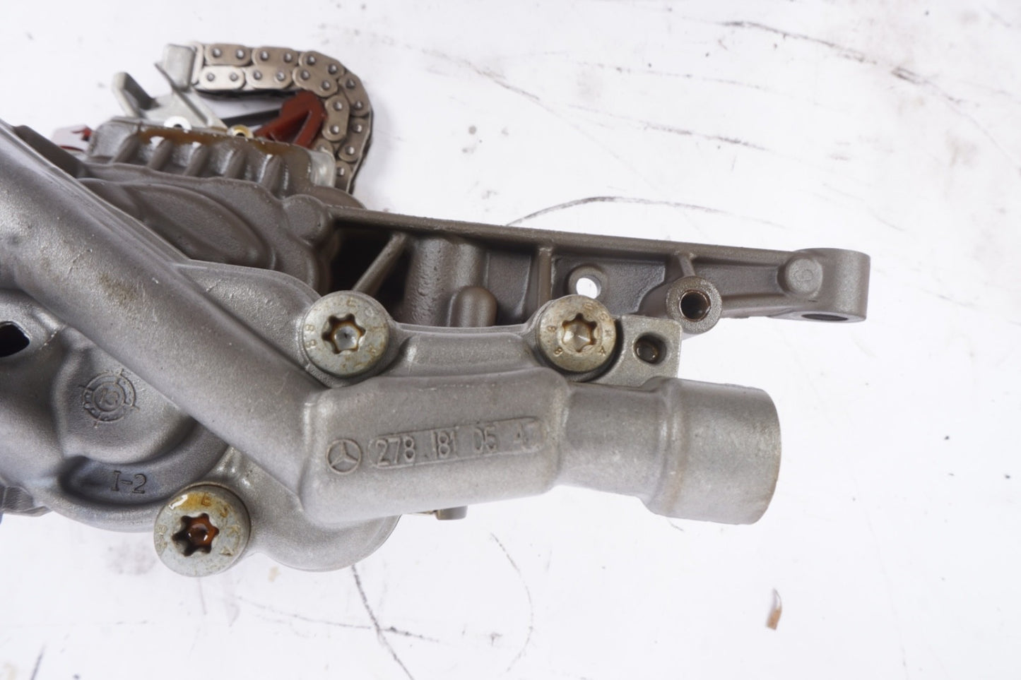 11-19 Mercedes W221 S550 CLS550 E550 4.6 Engine Motor Oil Pump OEM