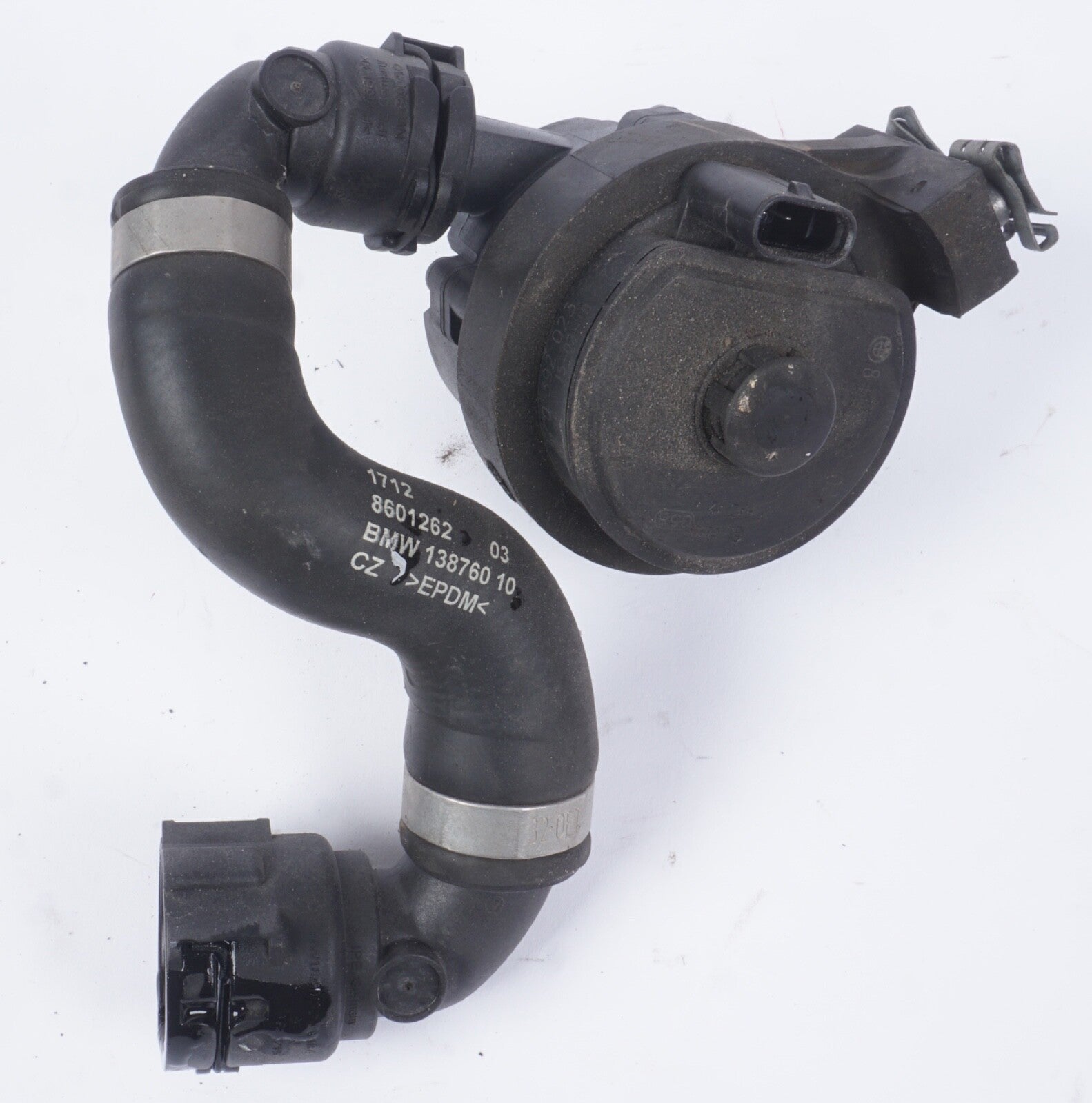 2014-2019 MINI Cooper Auxilary Water Pump Coolant Water Pump Hose 8601262