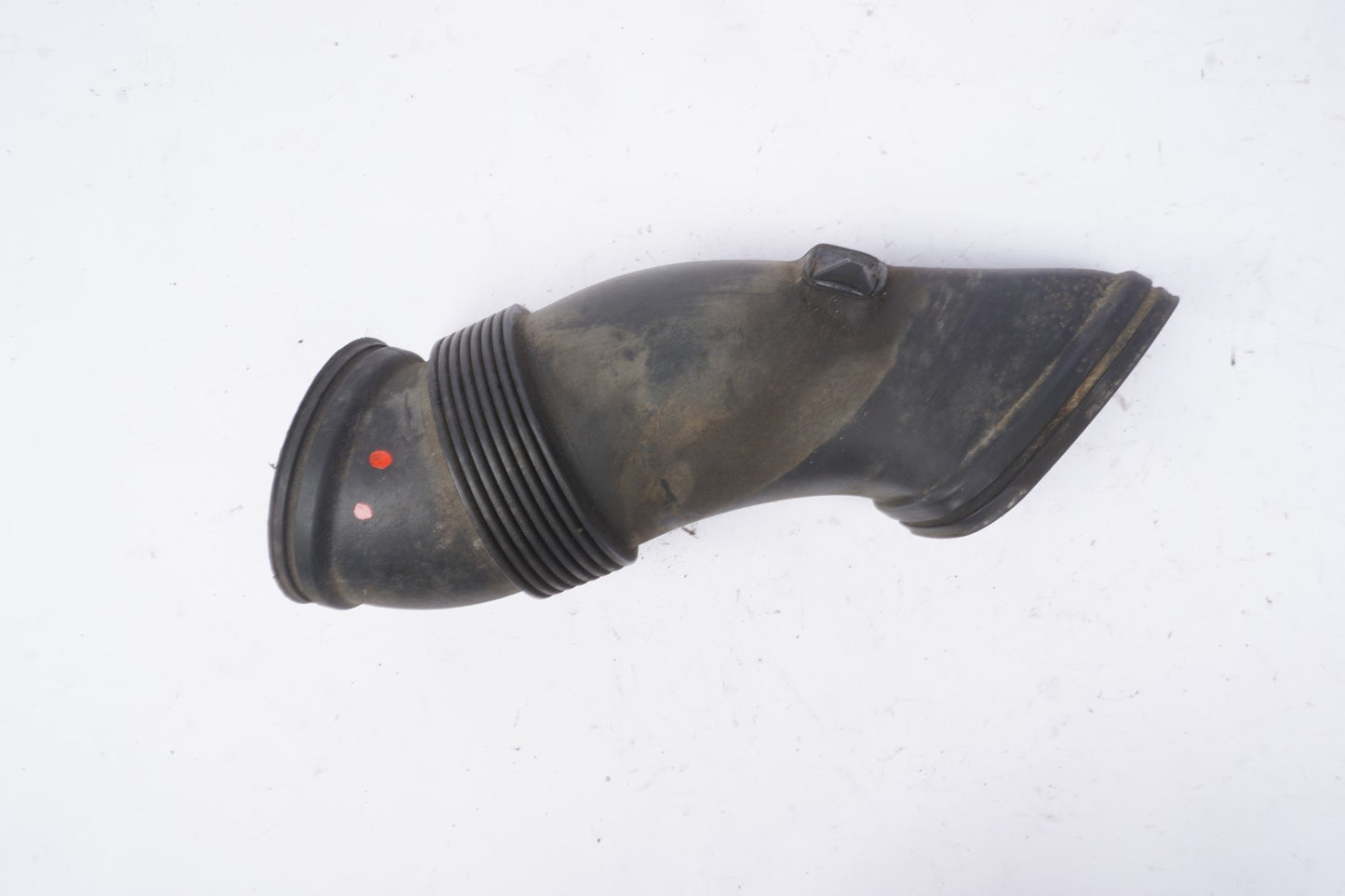 2011 2012 AUDI A8 4.2l Right Engine AIR Intake Duct Hose 4H0129510C  OEM