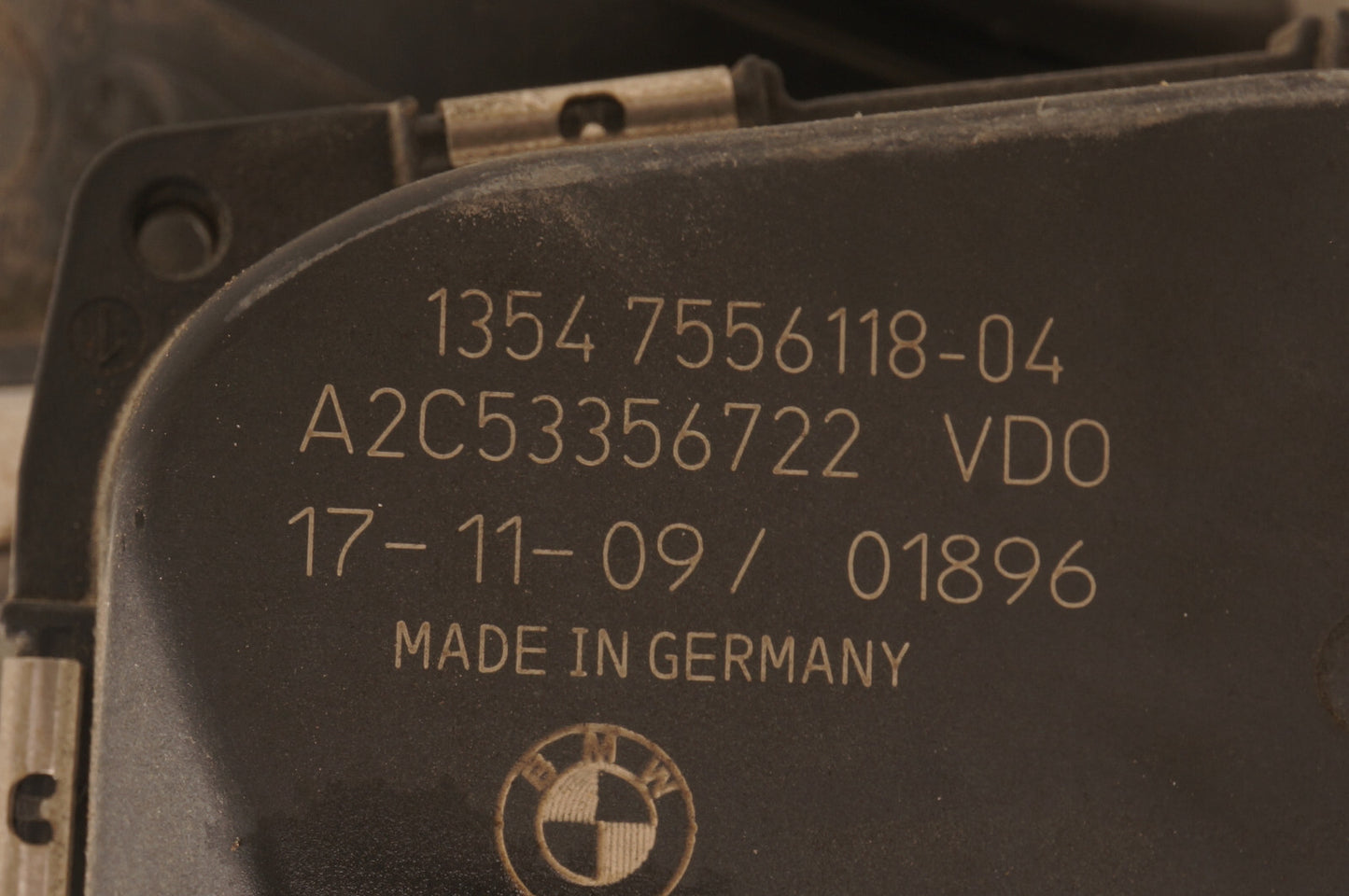 2007 - 2013 BMW 328i E93 THROTTLE BODY 7556118 OEM