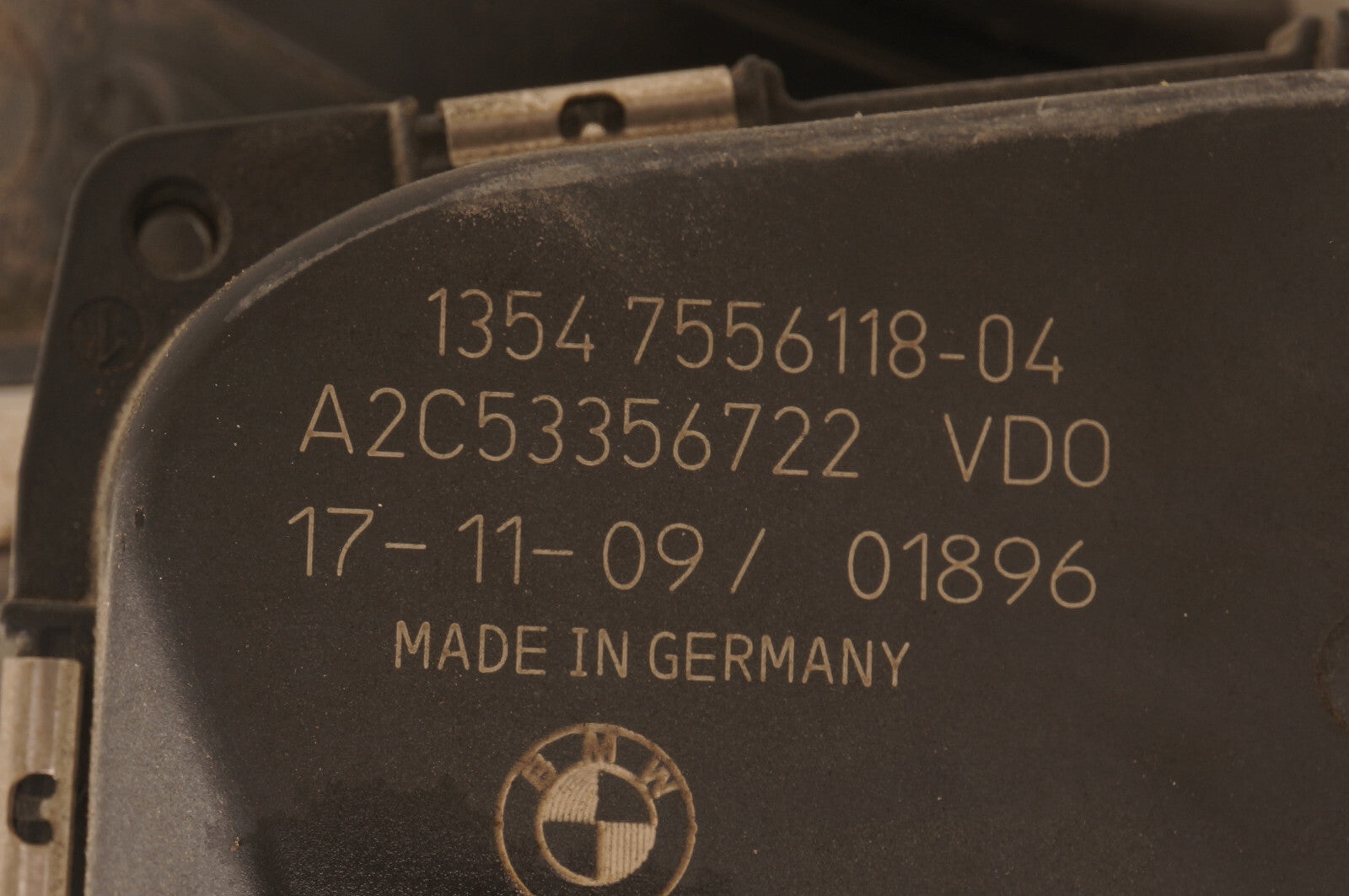 2007 - 2013 BMW 328i E93 THROTTLE BODY 7556118 OEM