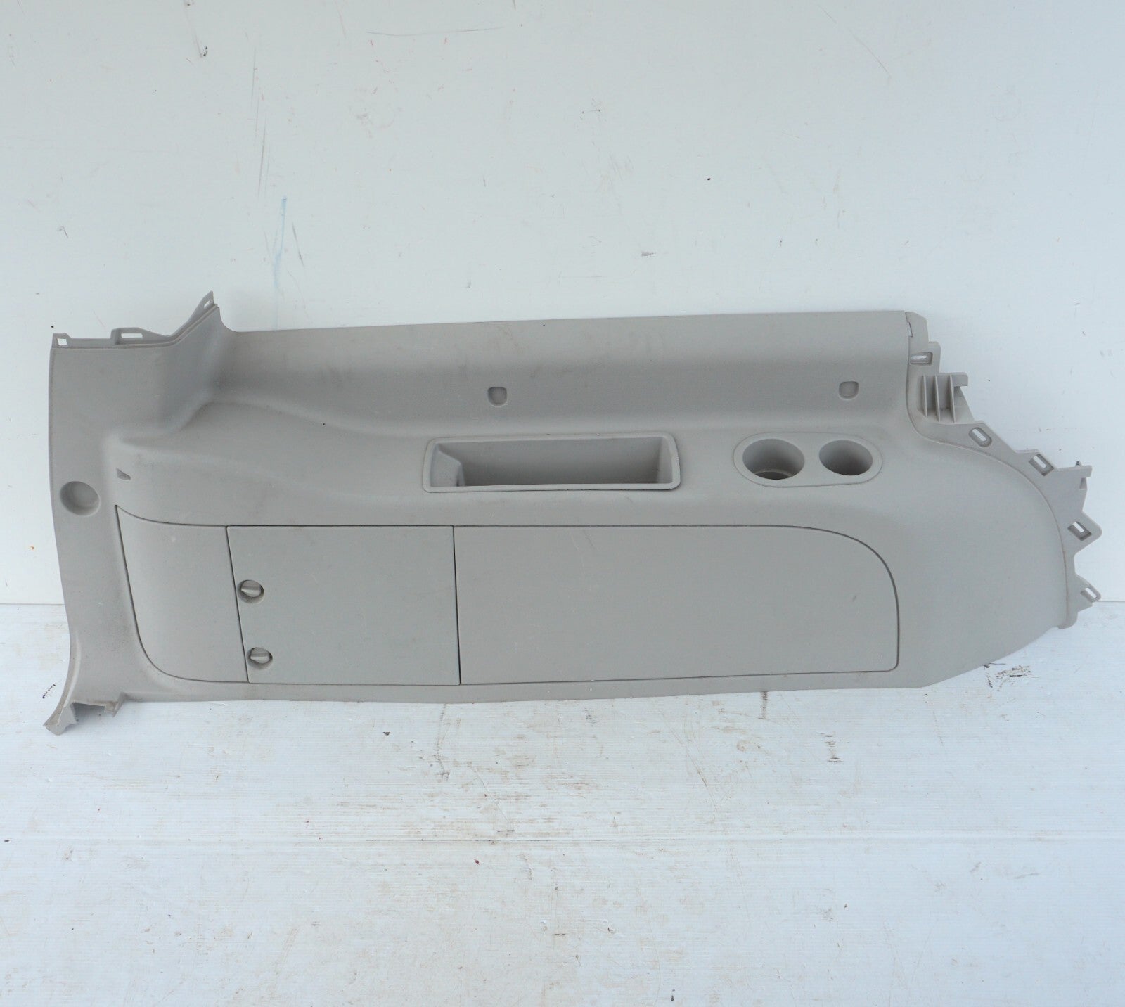2007-2014 TAHOE YUKON SUBURBAN CADILLAC QUARTER PANEL TRIM LEFT DRIVER SIDE OEM