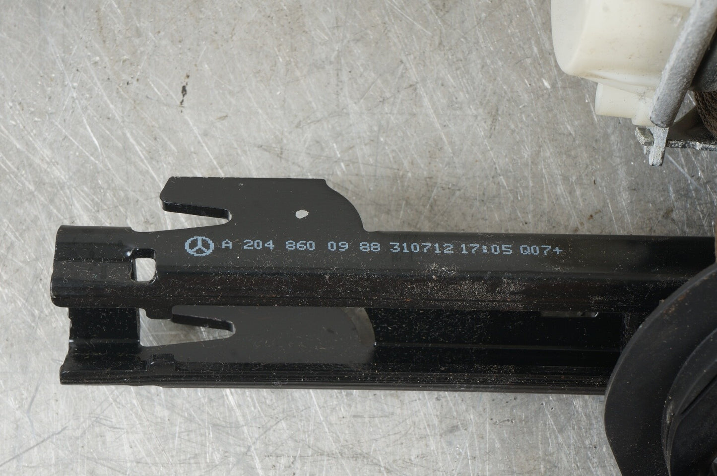 2008-2014 MERCEDES C300 W204 FRONT LEFT SIDE SEAT BELT SEATBELT RETRACTOR OEM