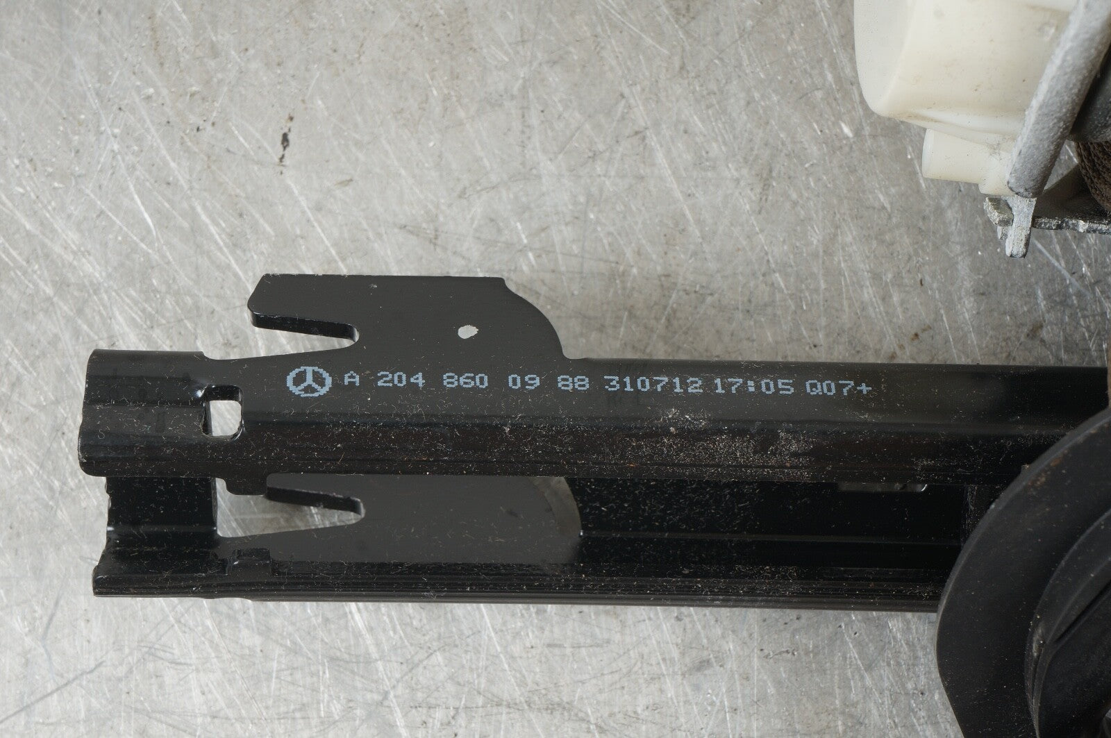2008-2014 MERCEDES C300 W204 FRONT LEFT SIDE SEAT BELT SEATBELT RETRACTOR OEM