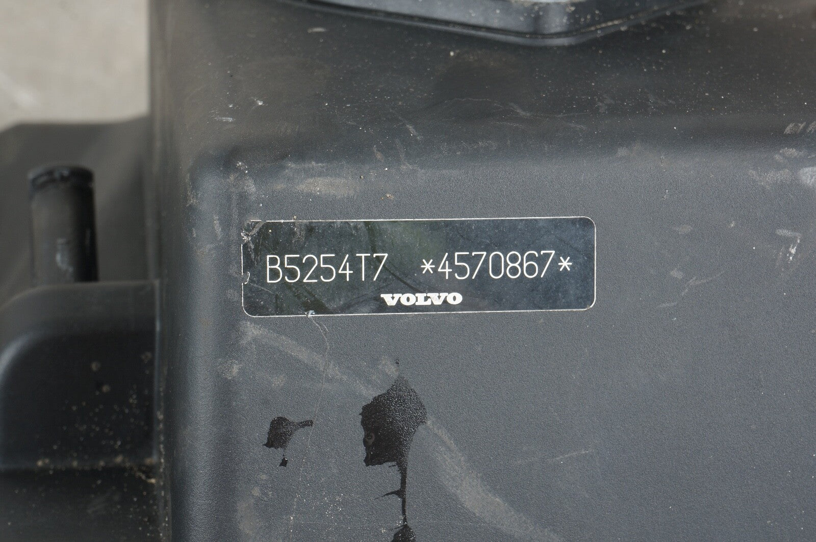 2006-2013 VOLVO C70 AIR CLEANER 08694606