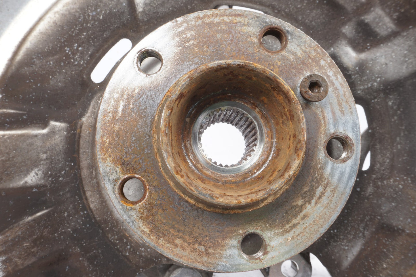 13 - 18 BMW 650i Grand Coupe RWD Rear Right Pass Side Spindle Knuckle Hub OEM