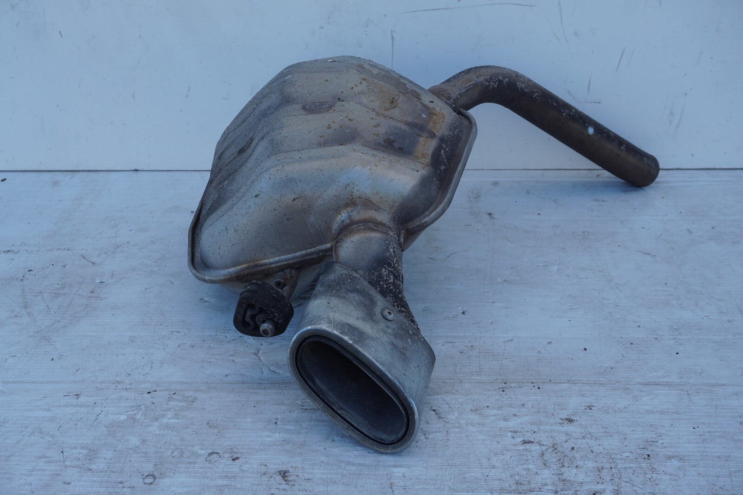 2003-2006 Mercedes-Benz SL500 REAR RIGHT PASSENGER EXHAUST MUFFLER TAIL PIPE OEM