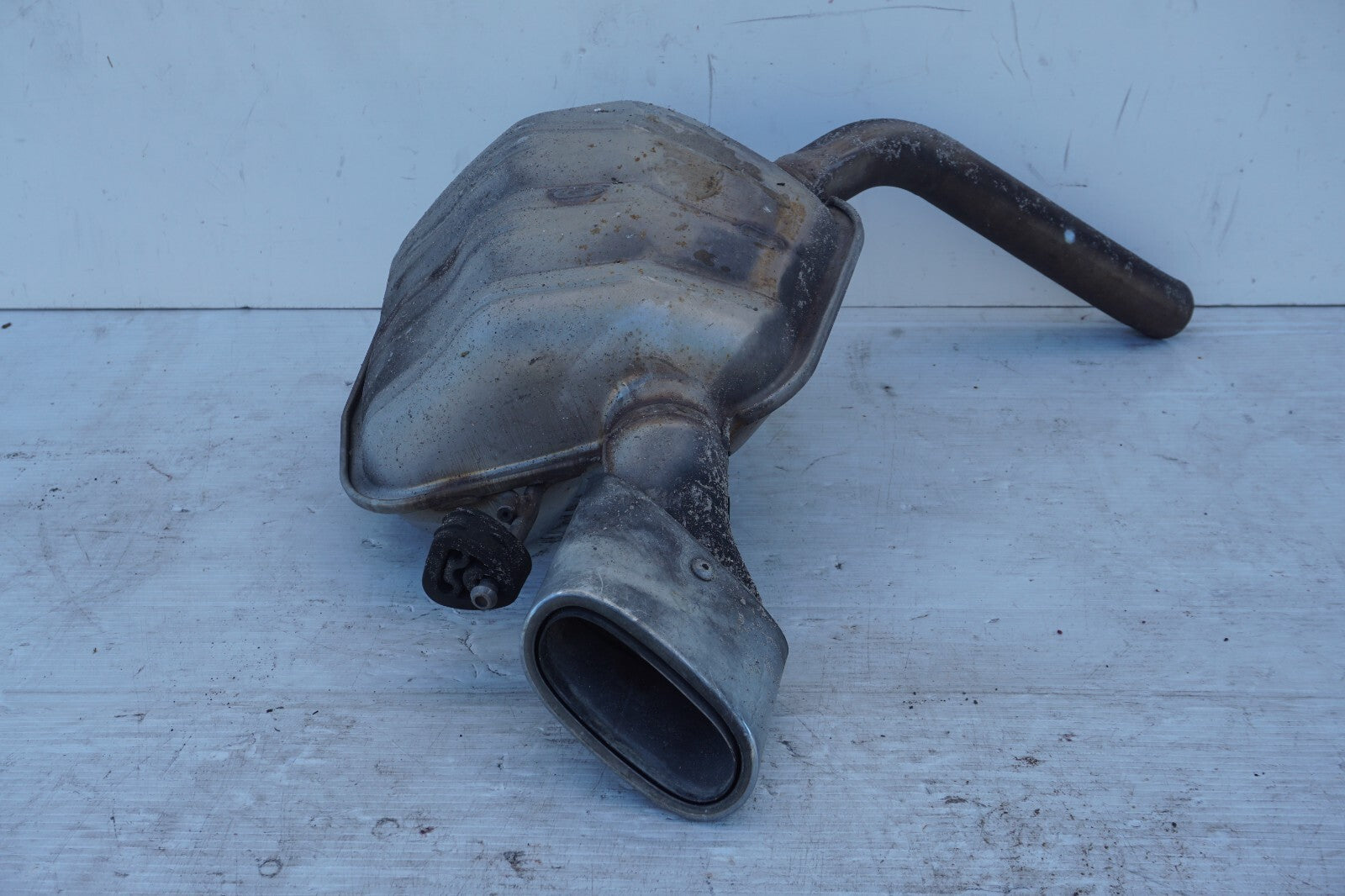 2003-2006 Mercedes-Benz SL500 REAR RIGHT PASSENGER EXHAUST MUFFLER TAIL PIPE OEM