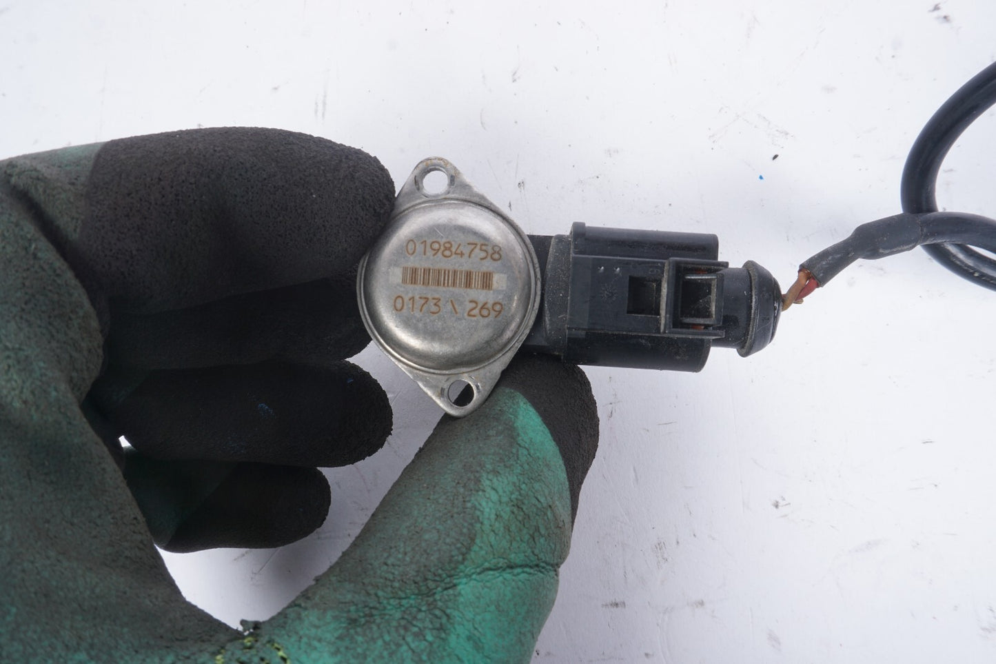 2004  - 2010 Audi A8 A8L Power Steering Rack Solenoid Valve OEM