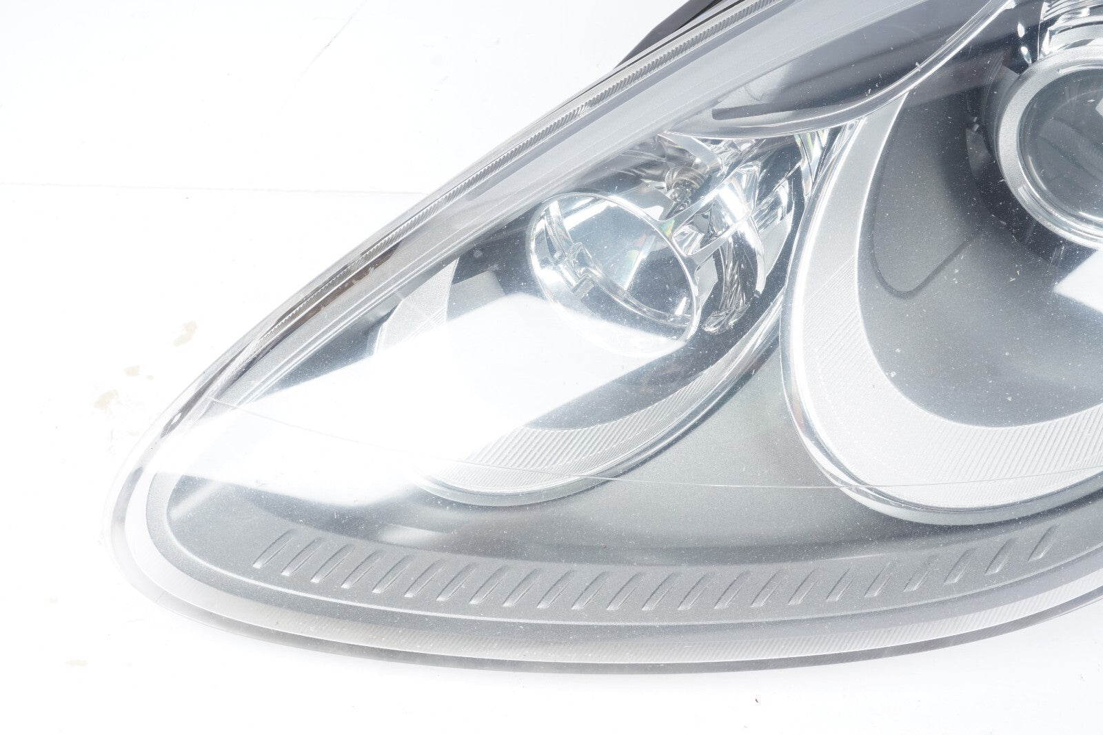 2011 - 2014 Porsche Cayenne 958 Headlight Left Driver Side Halogen OEM