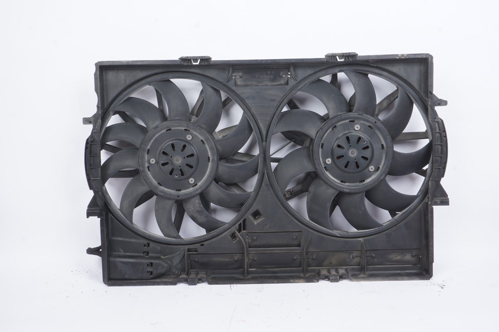 2011 - 2018 Audi A8L A8 3.0l Radiator Cooling Fan & Shrud OEM