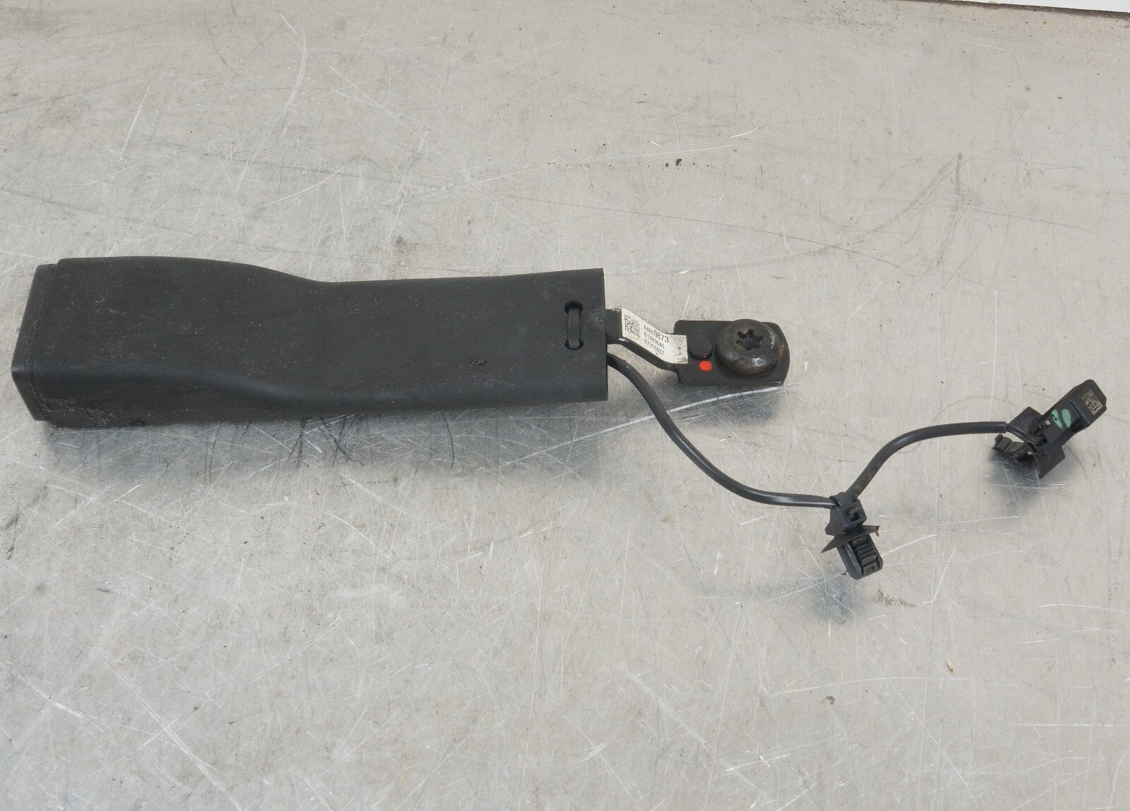2020 2021 2022 CADILLAC CT4 FRONT LEFT SEAT BELT BUCKLE BLACK 84690873 OEM