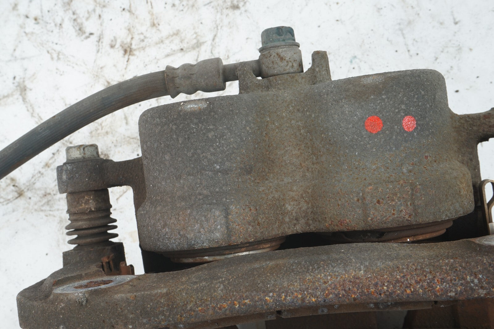 2013-2018 HYUNDAI SANTA FE FRONT BRAKE CALIPER RIGHT PASSENGER SIDE OEM