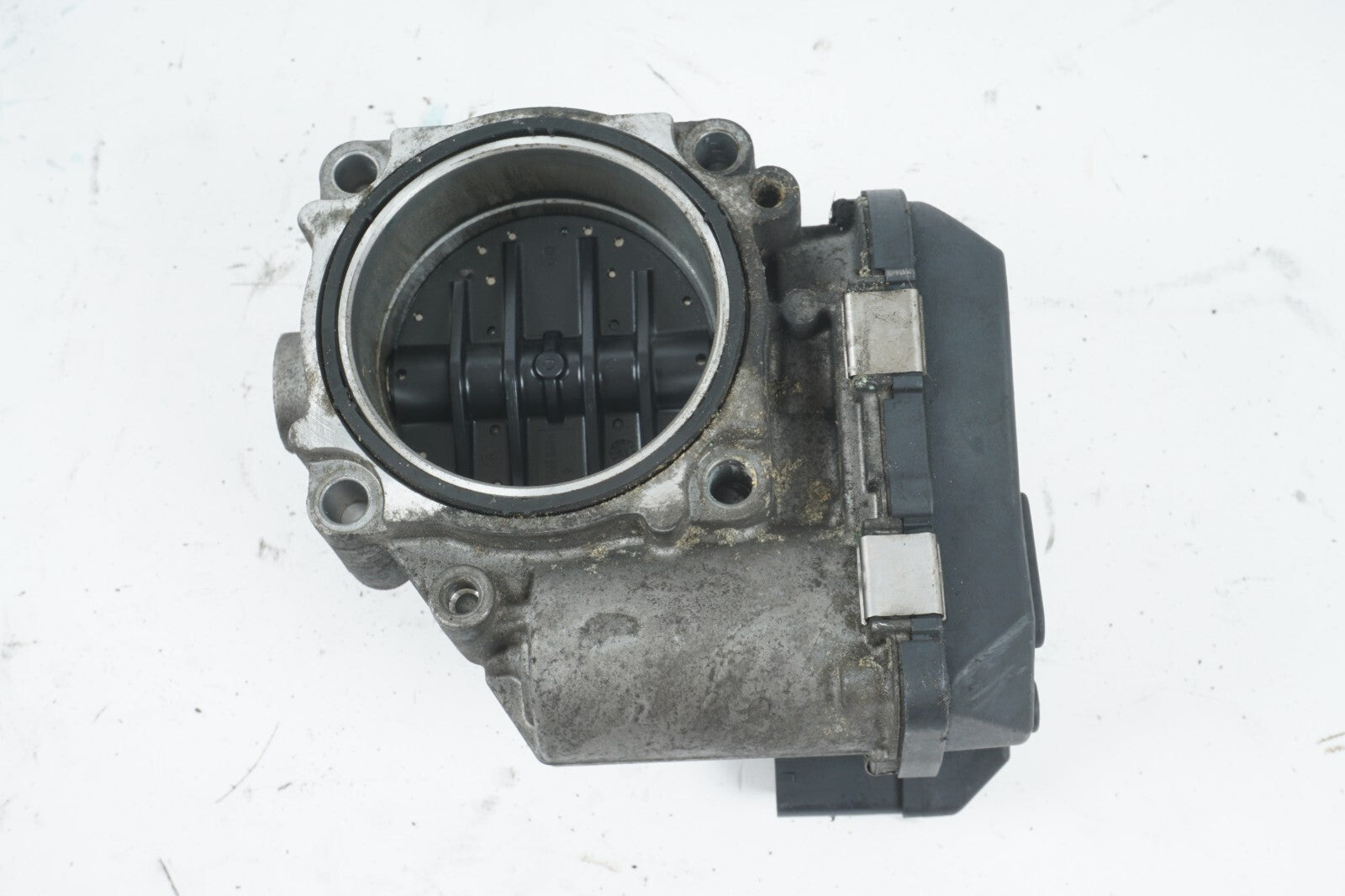 2012 - 2018 BMW 650i THROTTLE BODY LEFT 13547555944 OEM