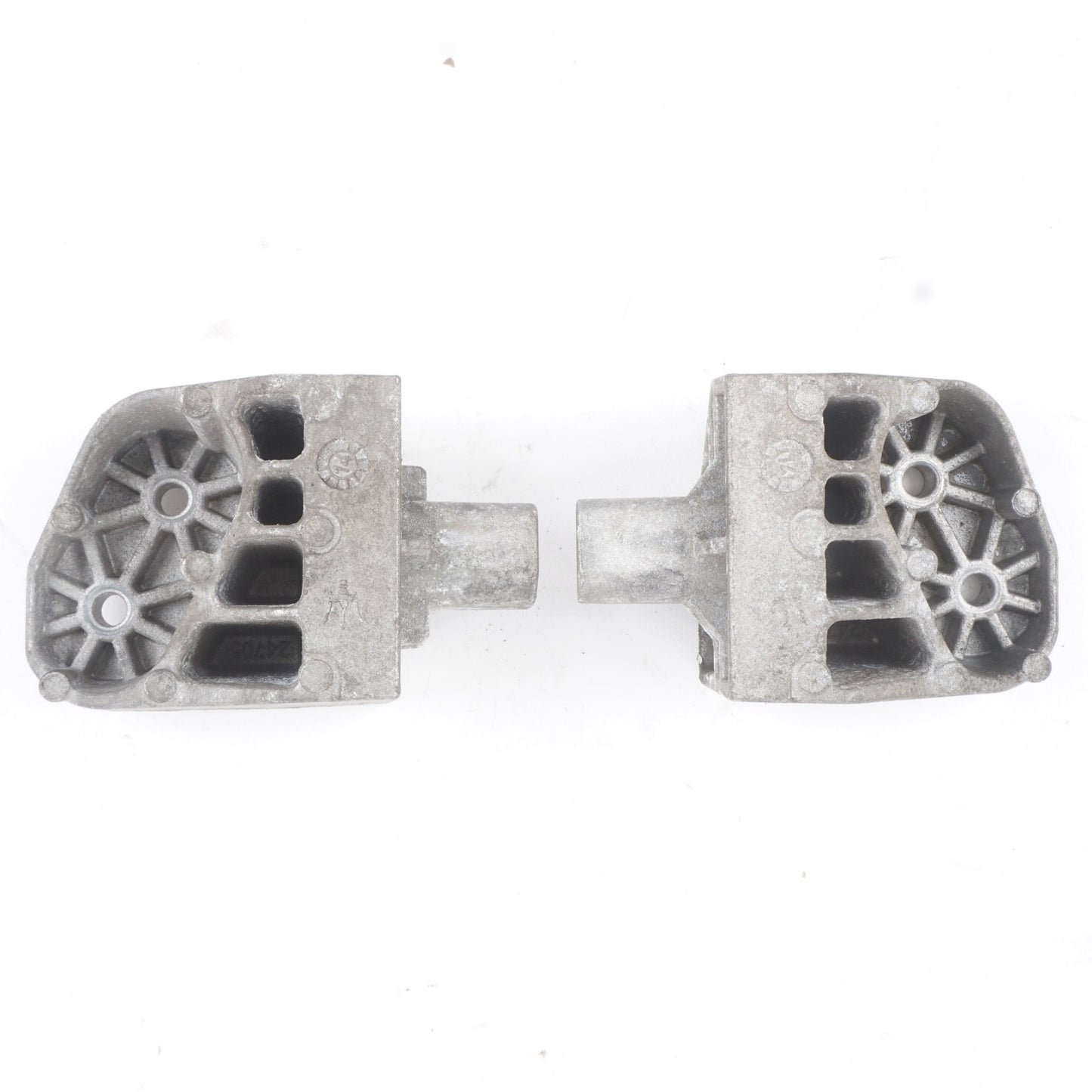 2014 - 2019 Maserati Ghibli Left And Right Radiator Support Mount Bracket Pair