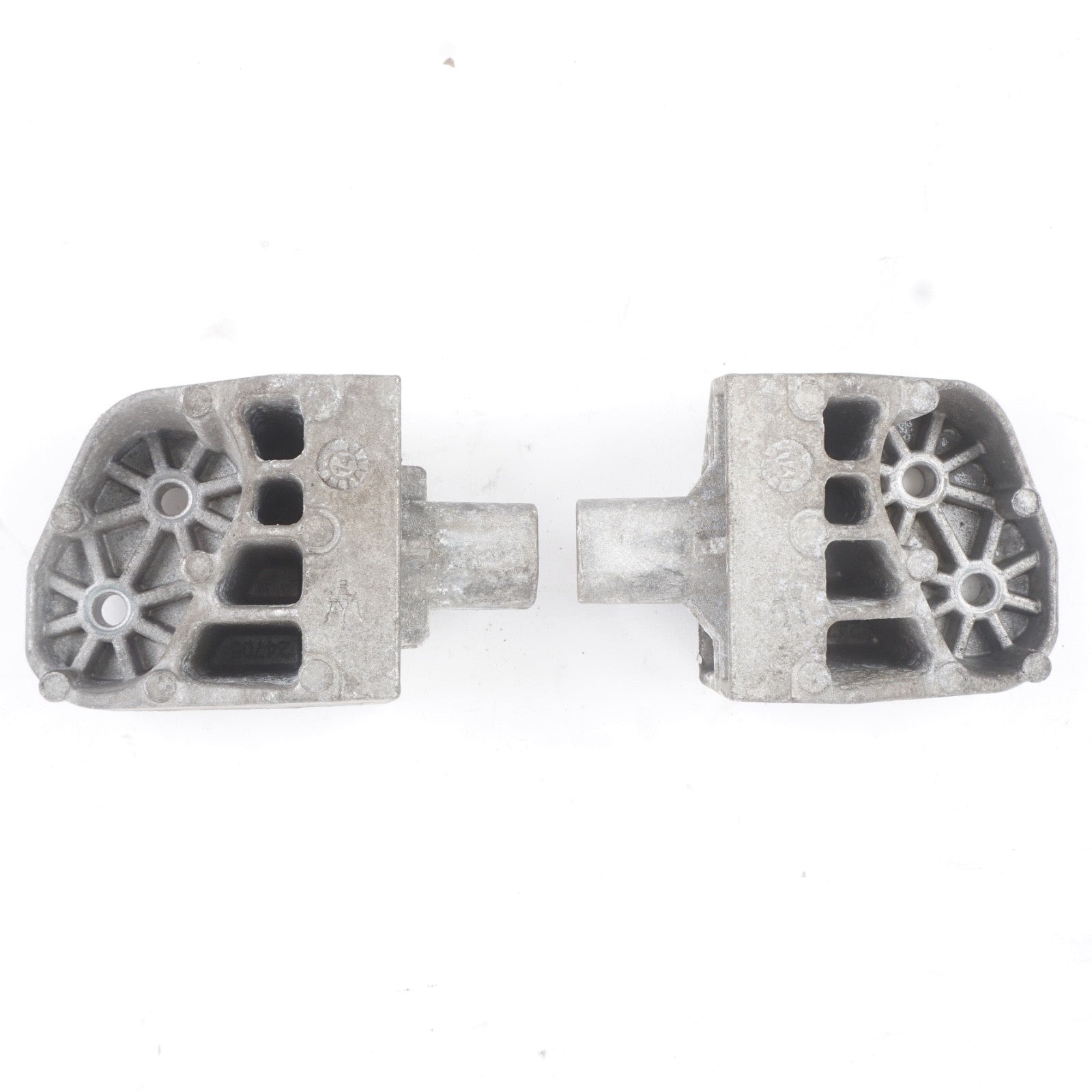 2014 - 2019 Maserati Ghibli Left And Right Radiator Support Mount Bracket Pair