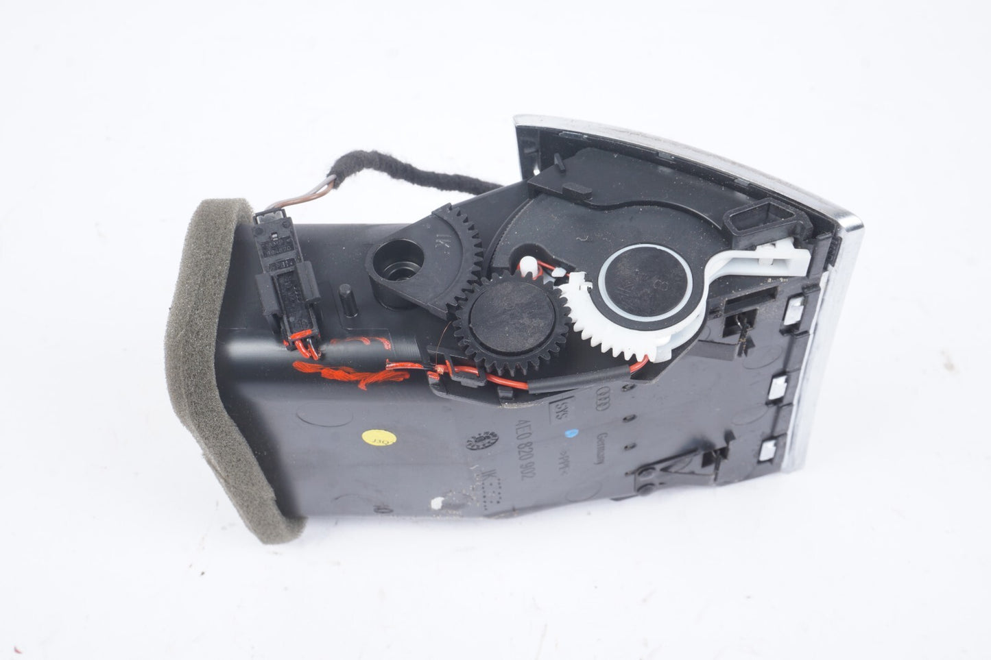 2004  - 2010 Audi A8 A8L Dash Ac Heater Air Vent Right Passenger Side OEM