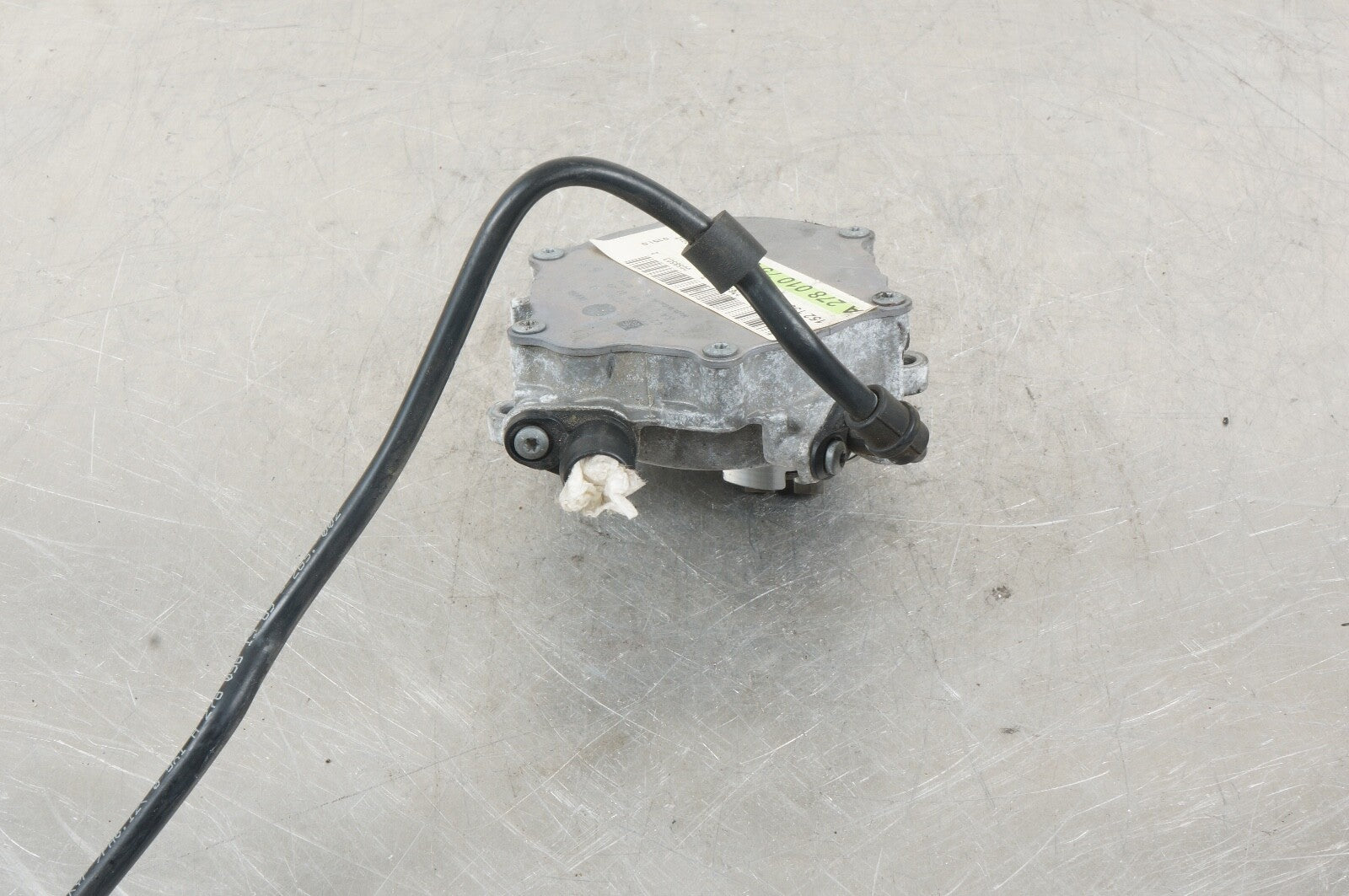 2012 - 2013 MERCEDES S550 W221 4.6L ENGINE VACUUM PUMP OEM