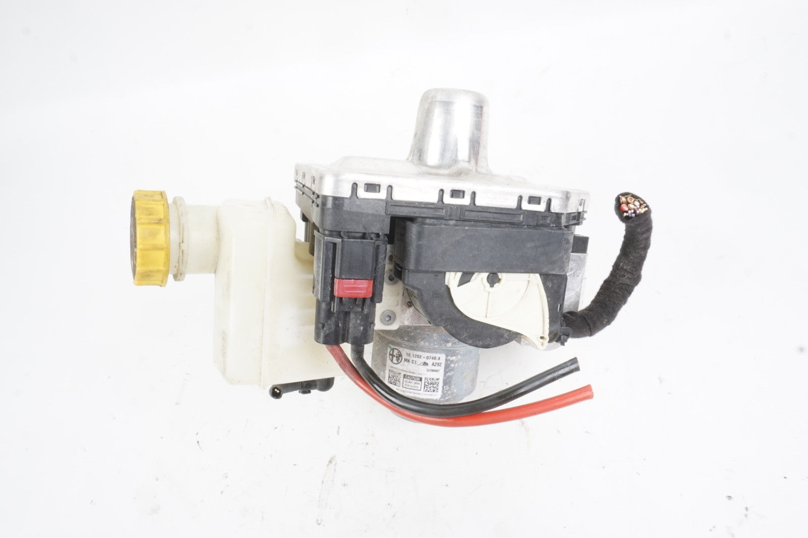 2017 - 2021 ALFA ROMEO GIULIA BRAKE BOOSTER W/ MASTER CYLINDER & RESERVOIR OEM