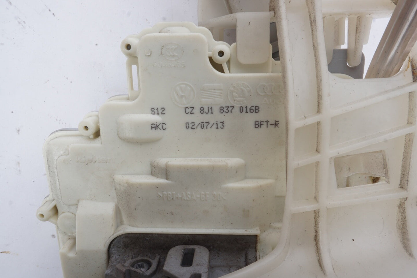 11-18 Porsche Cayenne 958 Front Right Passenger Door Lock Latch Actuator OEM