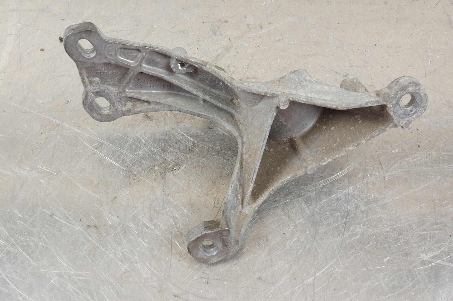 11-17 Audi D4 A8 A8L Right Transmission Mount Bracket 4H0399114E OEM
