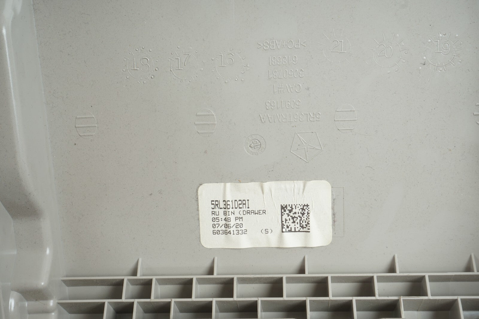 2017 - 2020 CHRYSLER PACIFICA DASH PANEL CENTER STORAGE BIN TRAY  OEM