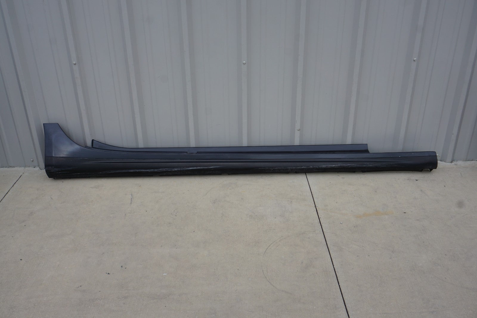 2014 - 2022 Maserati Ghibli Right Passenger Side Rocker Panel Skirt Molding OEM