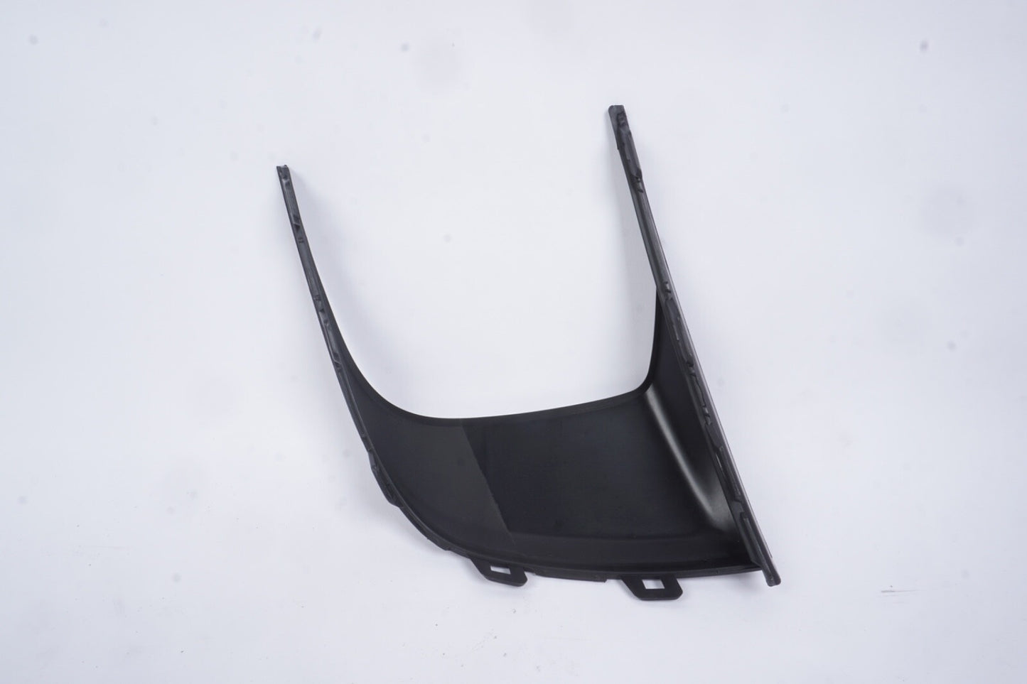 For 2015-2018 Porsche Cayenne 92A  Right Front Bumper Air Guide Trim Frame Cover