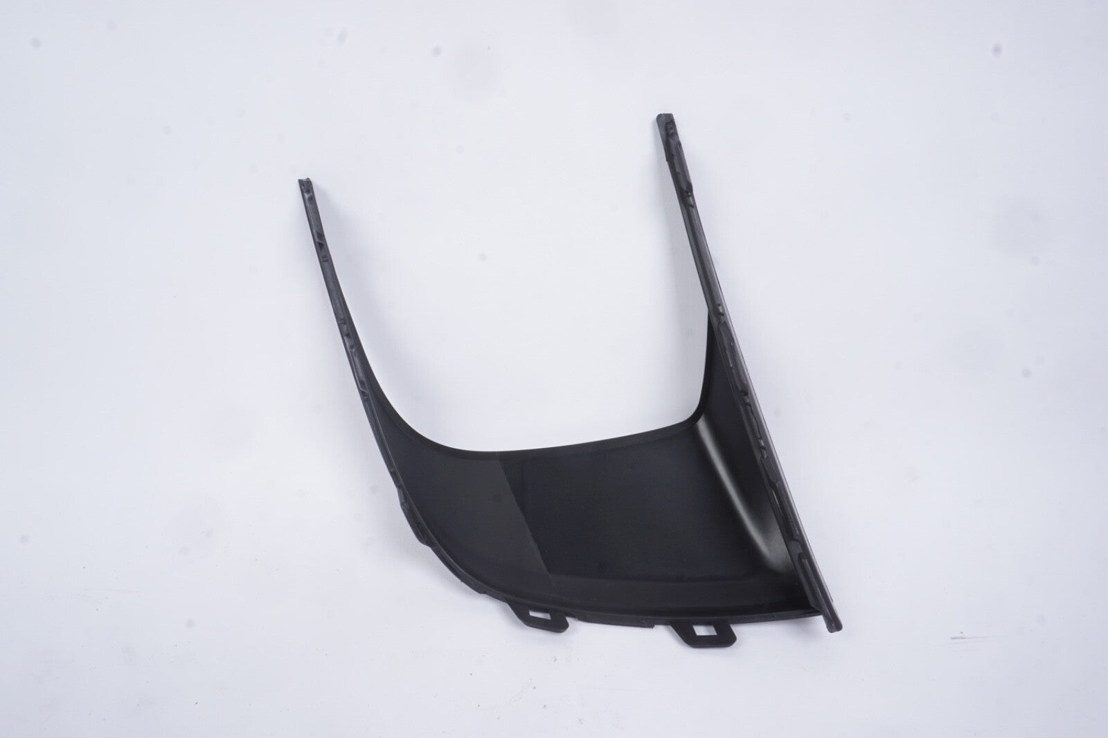 For 2015-2018 Porsche Cayenne 92A  Right Front Bumper Air Guide Trim Frame Cover