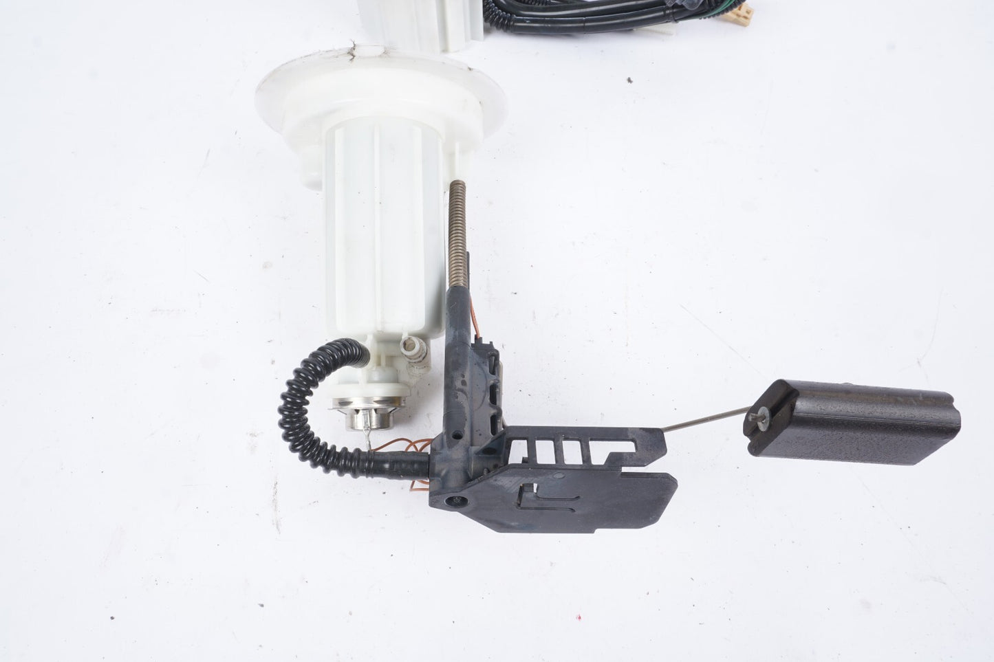 06-10 BMW E64 650i Fuel Pump 2Pcs OEM