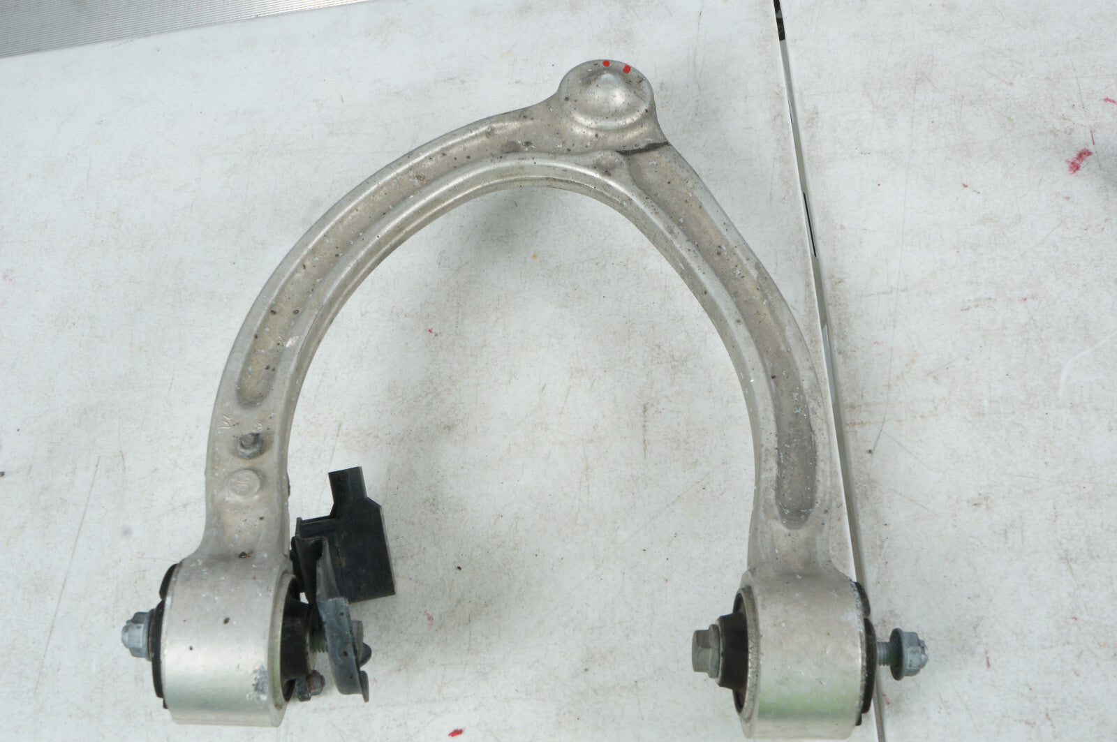 07-13 Mercedes W221 S550 CL600 FRONT RIGHT PASSENGER SIDE UPPER CONTROL ARM OEM