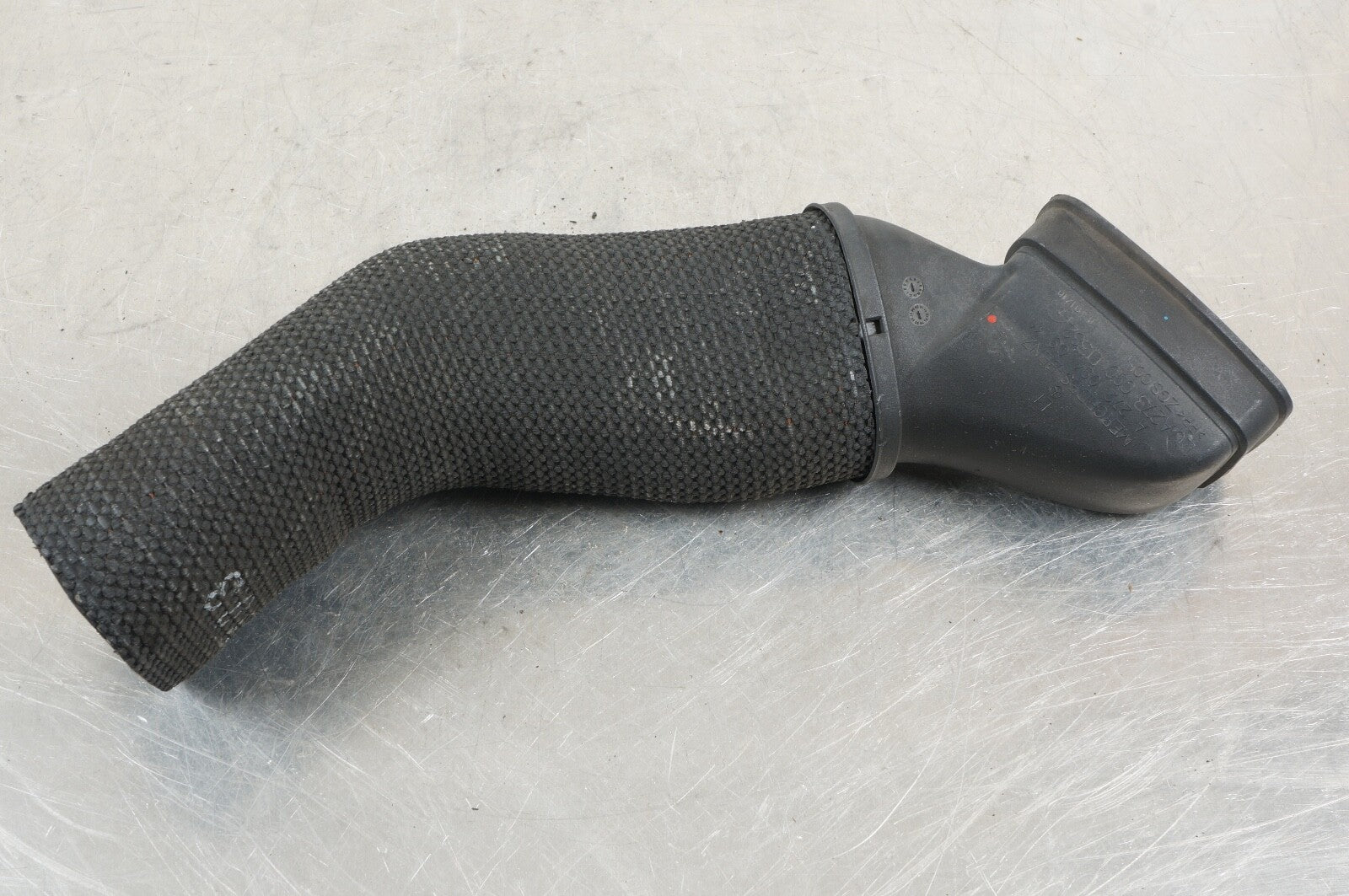 07-2011 mercedes w221 s550 right passenger engine air intake tube duct inlet oem