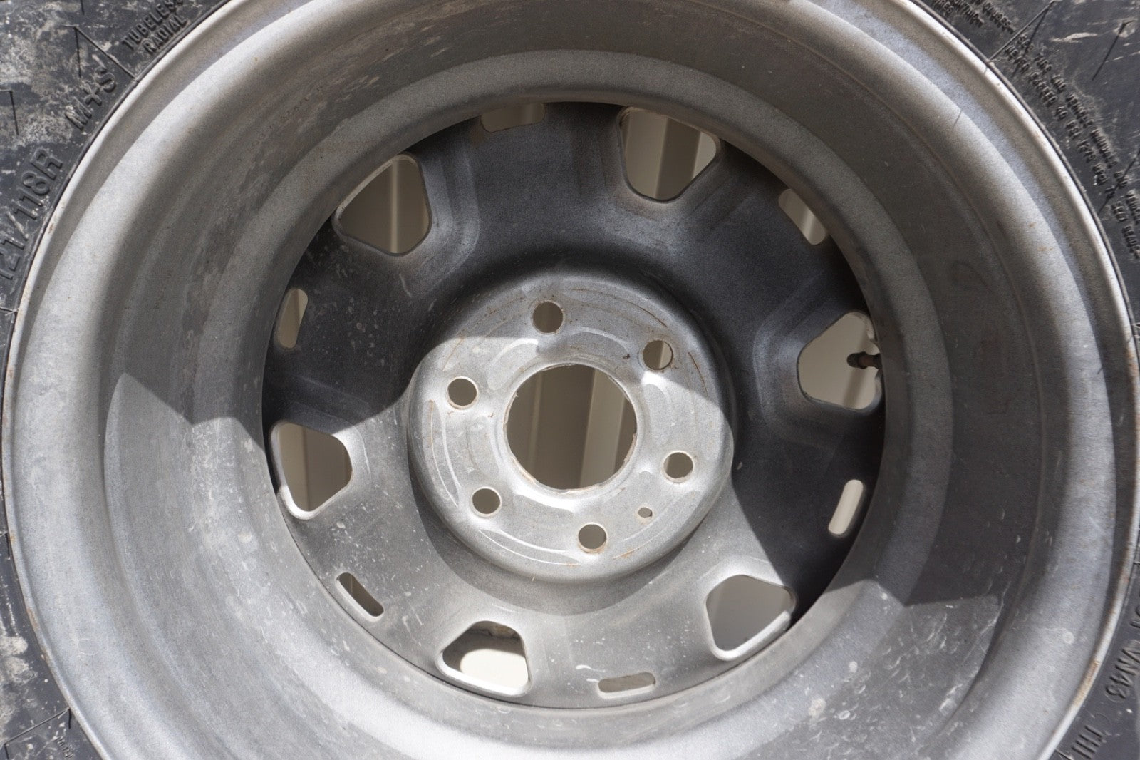 17-19 NISSAN TITAN SPARE WHEEL RIM AND TIRE 245/75 r17