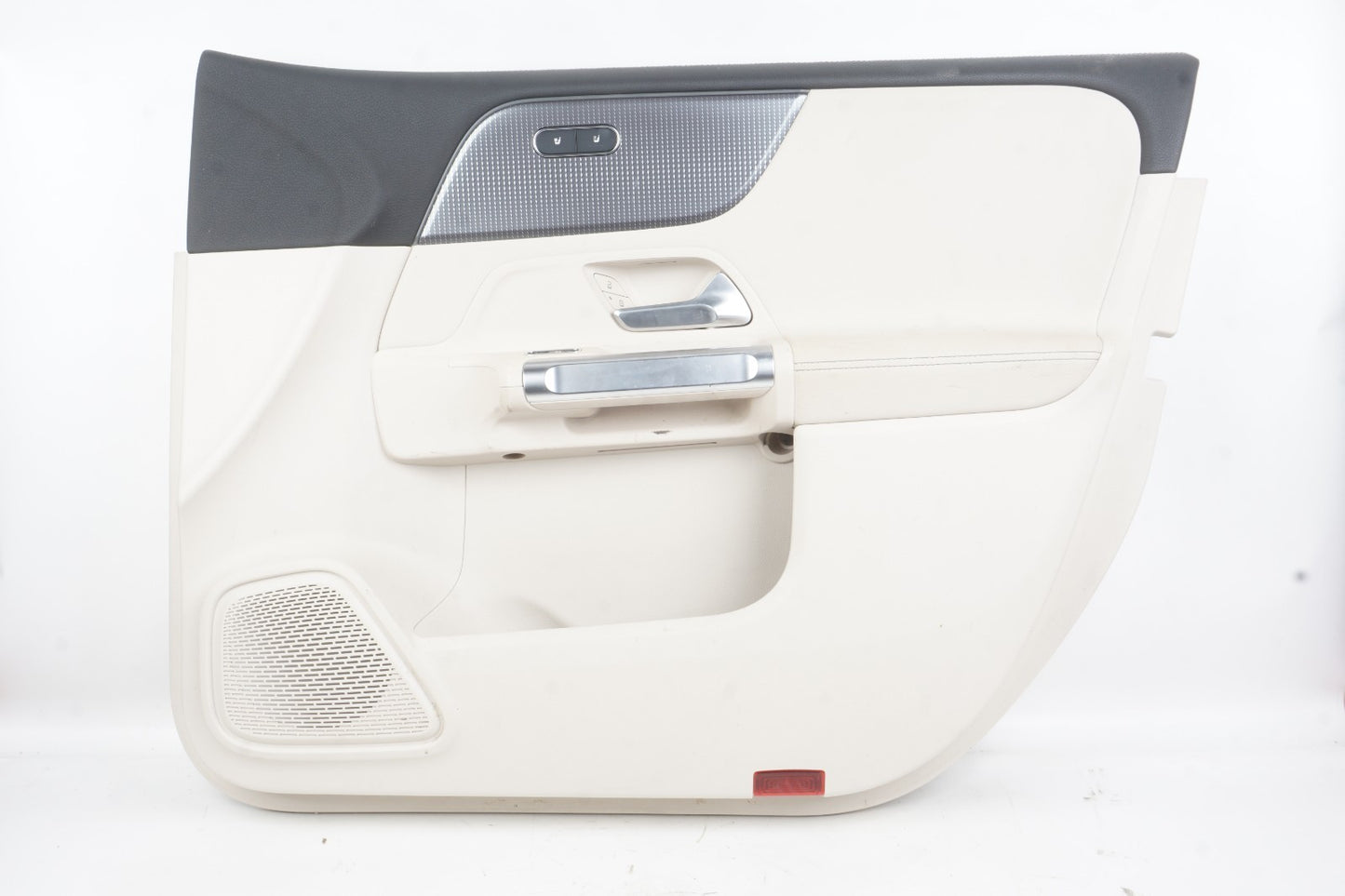 2022 - 2023 MERCEDES EQB300 FRONT RIGHT PASSENGER INNER DOOR TRIM PANEL BEIGE