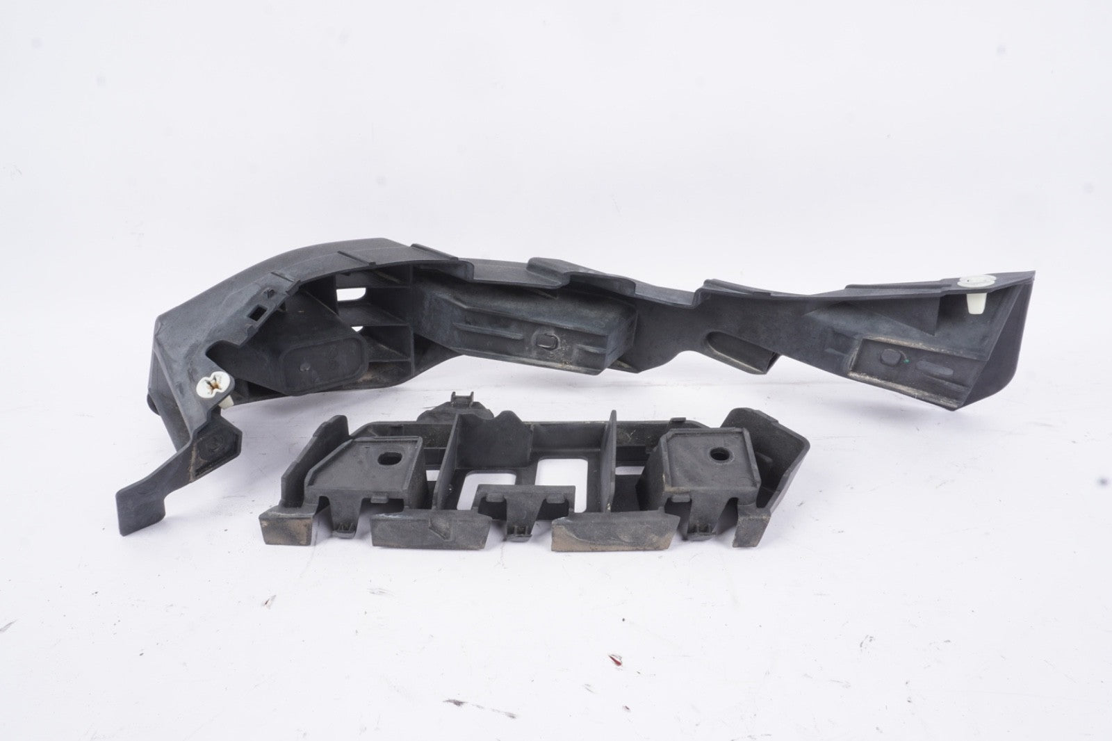 11-14 Porsche Cayenne 958 Rear Left Driver Side Bumper Mount Bracket Oem