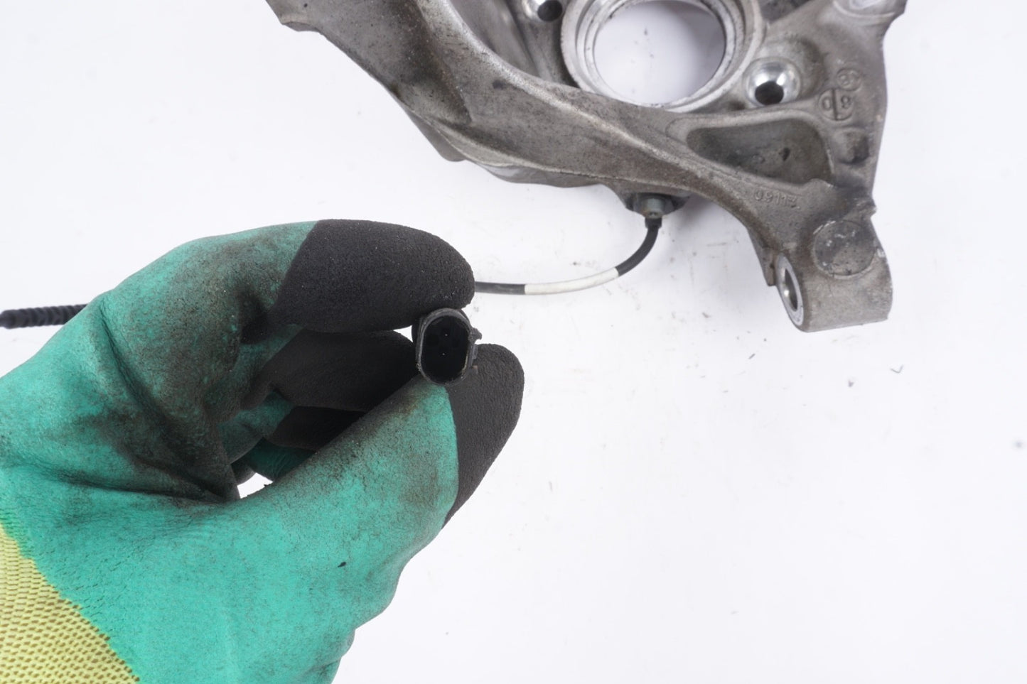 2018 - 2023 BMW X2 - Front LEFT Spindle Knuckle 6876853