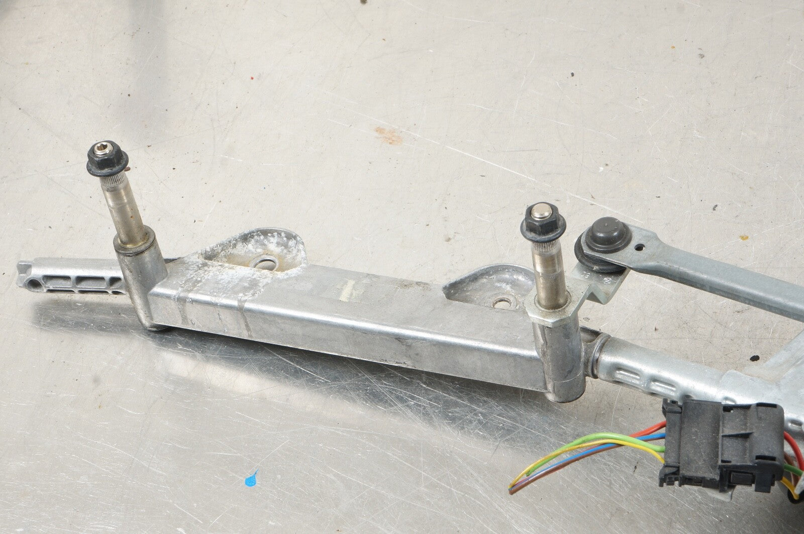 Mercedes R230 SL55 SL500 windshield wiper motor and linkage SL600 0390241442