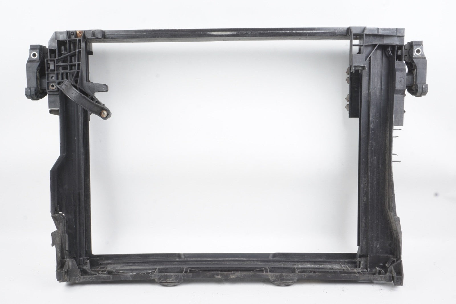 2010 - 2019 BMW 550i 650i Radiator Support Carrier 17117625981 OEM Used