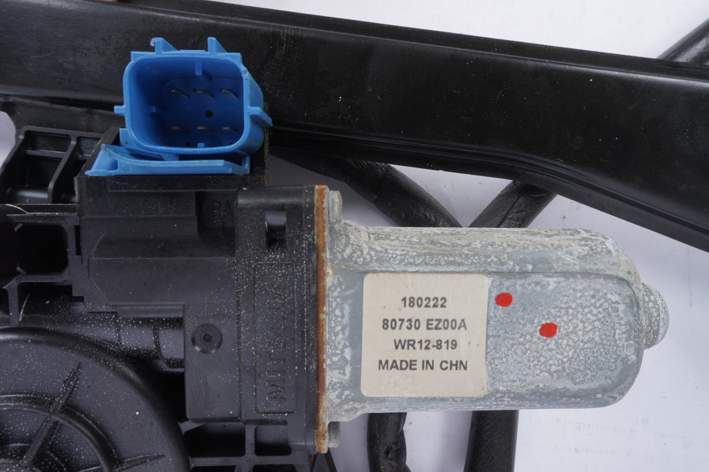 2017 - 2024 NISSAN TITAN FRONT RIGHT SIDE DOOR WINDOW REGULATOR OEM 80700EZ00D