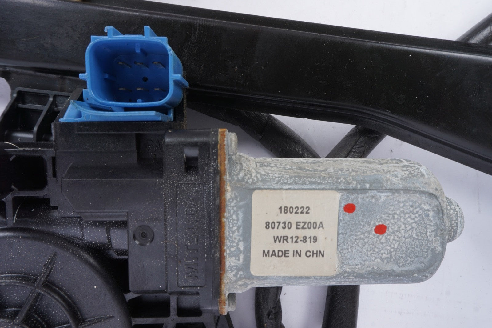 2017 - 2024 NISSAN TITAN FRONT RIGHT SIDE DOOR WINDOW REGULATOR OEM 80700EZ00D